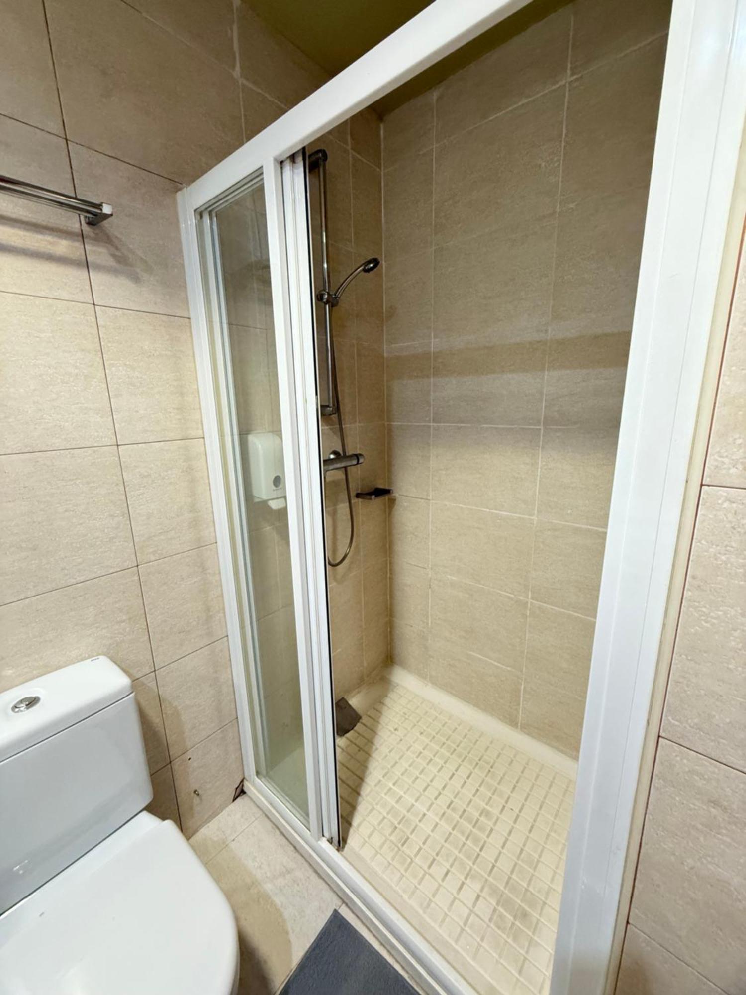 Hostal Mediterranea Madrid Exterior photo